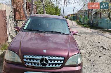 Внедорожник / Кроссовер Mercedes-Benz M-Class 1999 в 