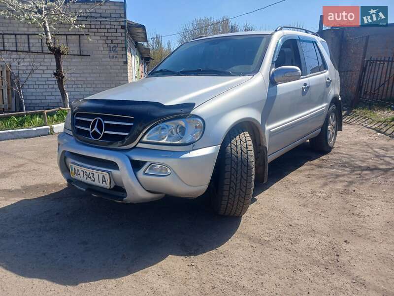 Внедорожник / Кроссовер Mercedes-Benz M-Class 2002 в 