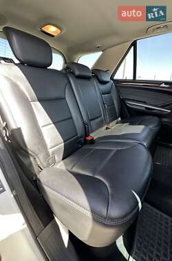 Позашляховик / Кросовер Mercedes-Benz M-Class 2009 в 