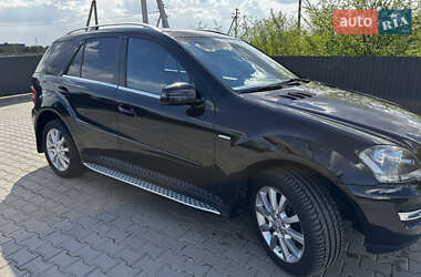 Внедорожник / Кроссовер Mercedes-Benz M-Class 2011 в 