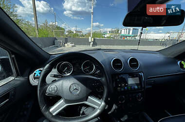 Внедорожник / Кроссовер Mercedes-Benz M-Class 2011 в 