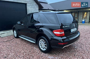 Внедорожник / Кроссовер Mercedes-Benz M-Class 2009 в 