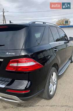 Внедорожник / Кроссовер Mercedes-Benz M-Class 2014 в 