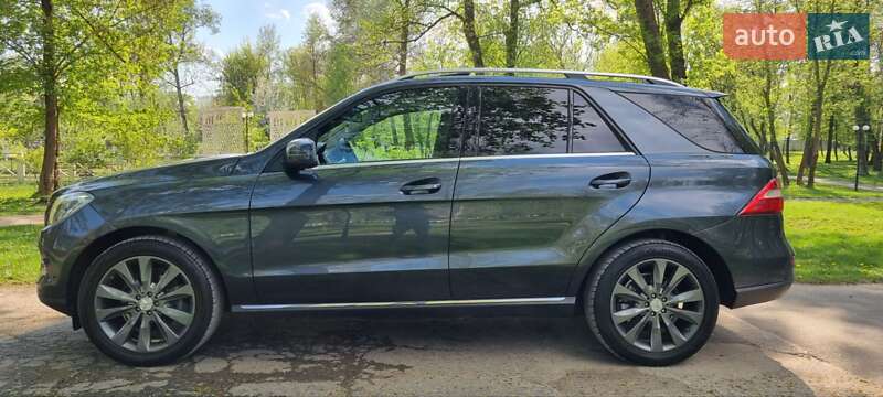 Внедорожник / Кроссовер Mercedes-Benz M-Class 2013 в Ирпене