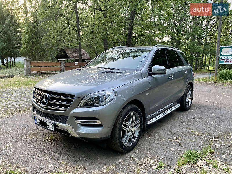 Внедорожник / Кроссовер Mercedes-Benz M-Class 2013 в Мукачево