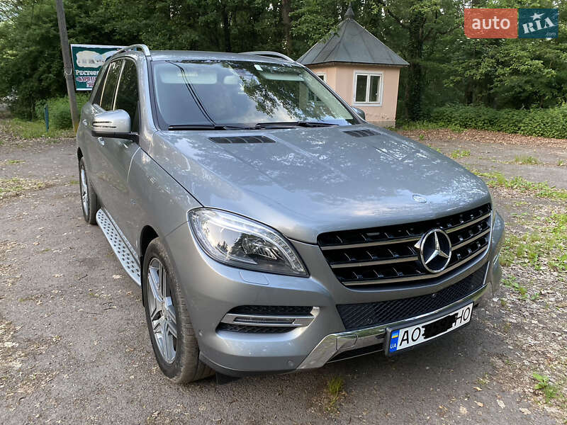 Внедорожник / Кроссовер Mercedes-Benz M-Class 2013 в Мукачево