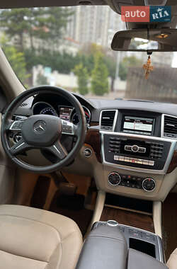 Внедорожник / Кроссовер Mercedes-Benz M-Class 2015 в 