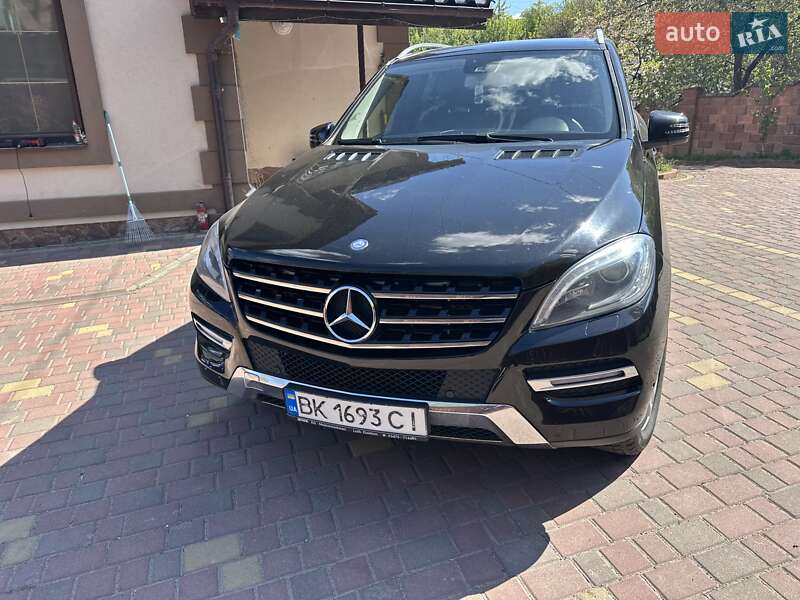 Внедорожник / Кроссовер Mercedes-Benz M-Class 2014 в Ровно