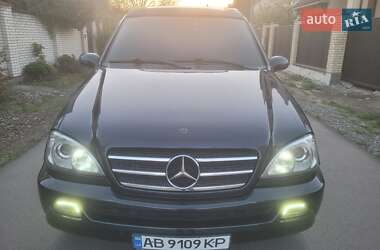 Внедорожник / Кроссовер Mercedes-Benz M-Class 2002 в 