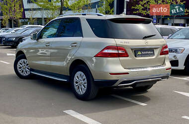 Внедорожник / Кроссовер Mercedes-Benz M-Class 2013 в 