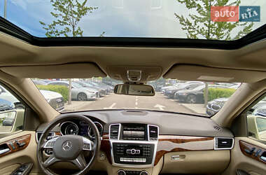Внедорожник / Кроссовер Mercedes-Benz M-Class 2013 в 