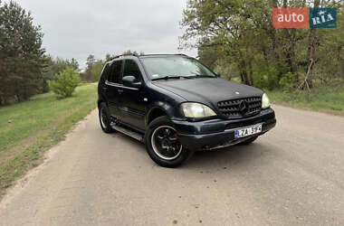 Внедорожник / Кроссовер Mercedes-Benz M-Class 1999 в 