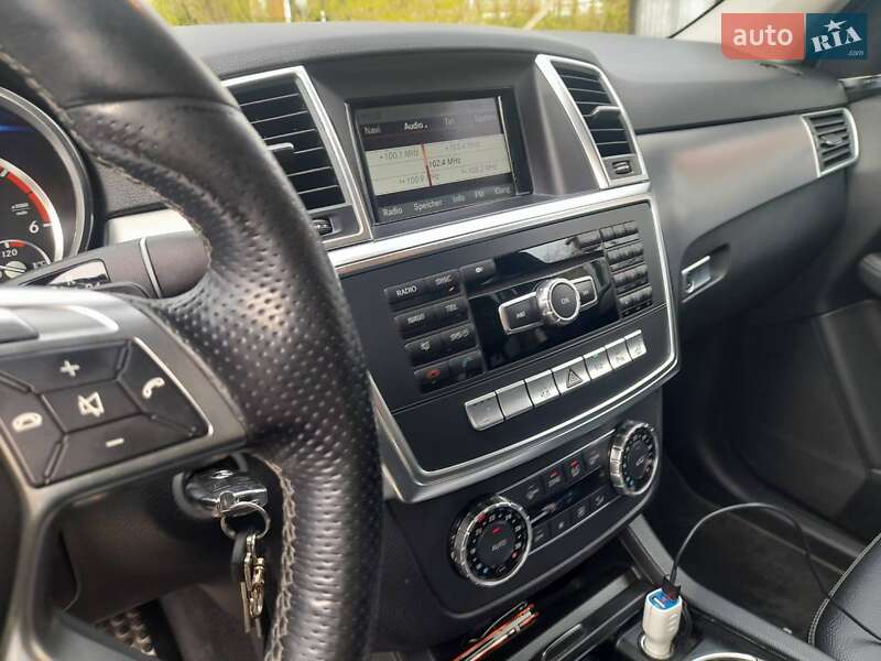 Внедорожник / Кроссовер Mercedes-Benz M-Class 2013 в Луцке