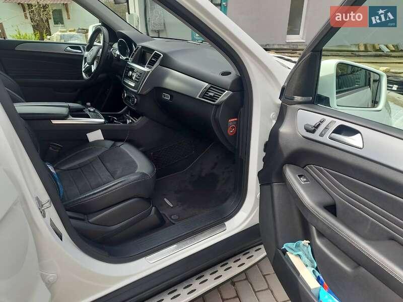 Внедорожник / Кроссовер Mercedes-Benz M-Class 2013 в Луцке
