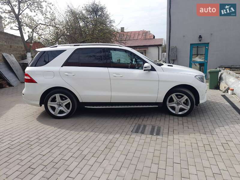 Внедорожник / Кроссовер Mercedes-Benz M-Class 2013 в Луцке