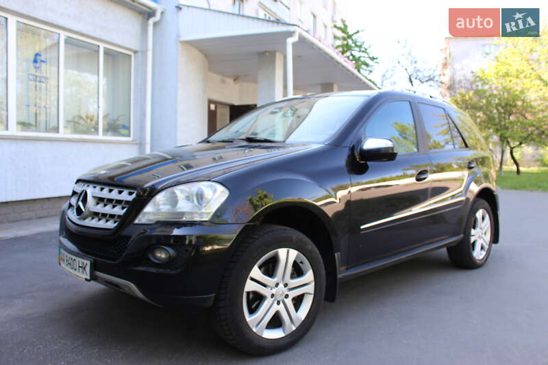 Позашляховик / Кросовер Mercedes-Benz M-Class 2010 в Києві