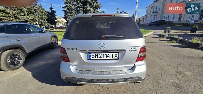 Внедорожник / Кроссовер Mercedes-Benz M-Class 2007 в Подольске фото 17 Внедорожник / Кроссовер Mercedes-Benz M-Class 2007 в Подольске