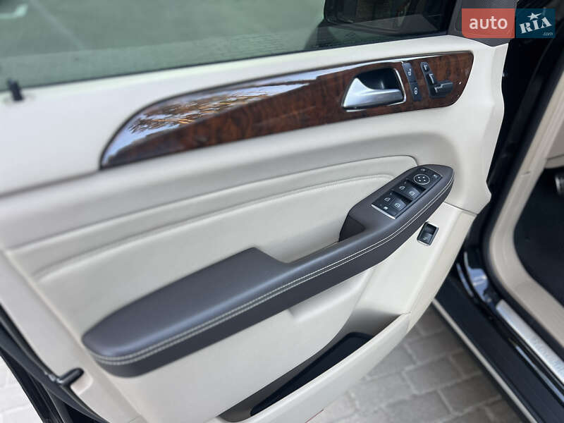 Внедорожник / Кроссовер Mercedes-Benz M-Class 2012 в Киеве