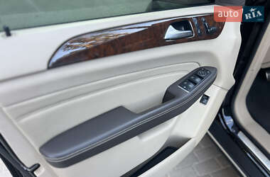 Внедорожник / Кроссовер Mercedes-Benz M-Class 2012 в 
