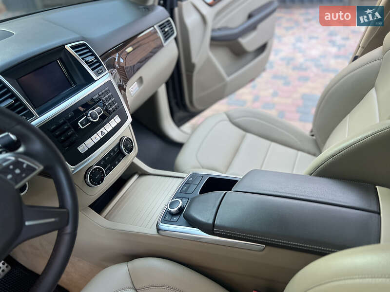 Внедорожник / Кроссовер Mercedes-Benz M-Class 2012 в Киеве