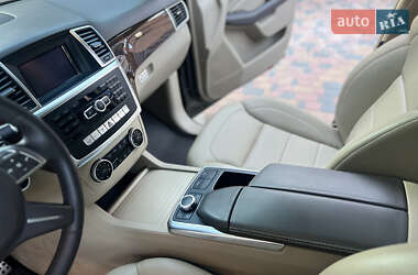 Внедорожник / Кроссовер Mercedes-Benz M-Class 2012 в 