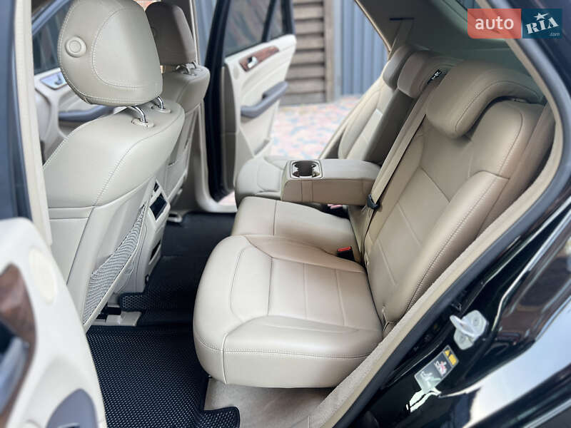 Внедорожник / Кроссовер Mercedes-Benz M-Class 2012 в Киеве