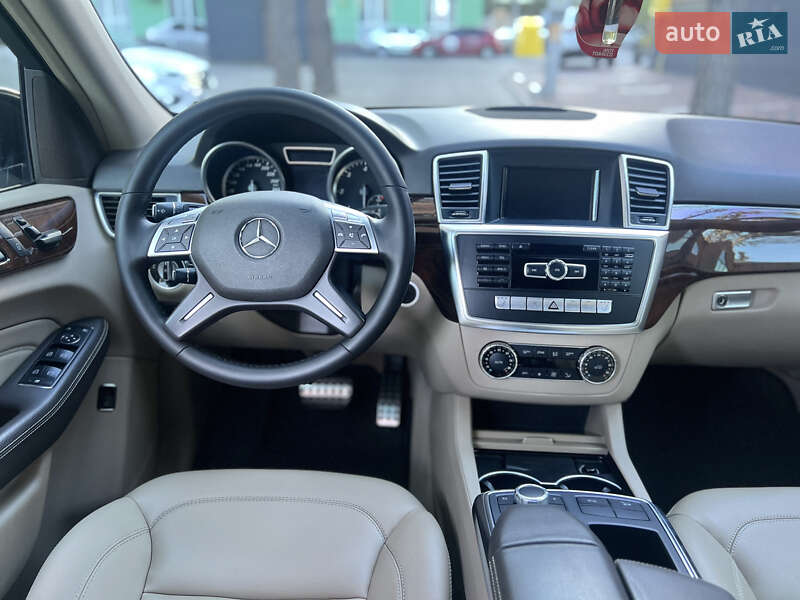 Внедорожник / Кроссовер Mercedes-Benz M-Class 2012 в Киеве