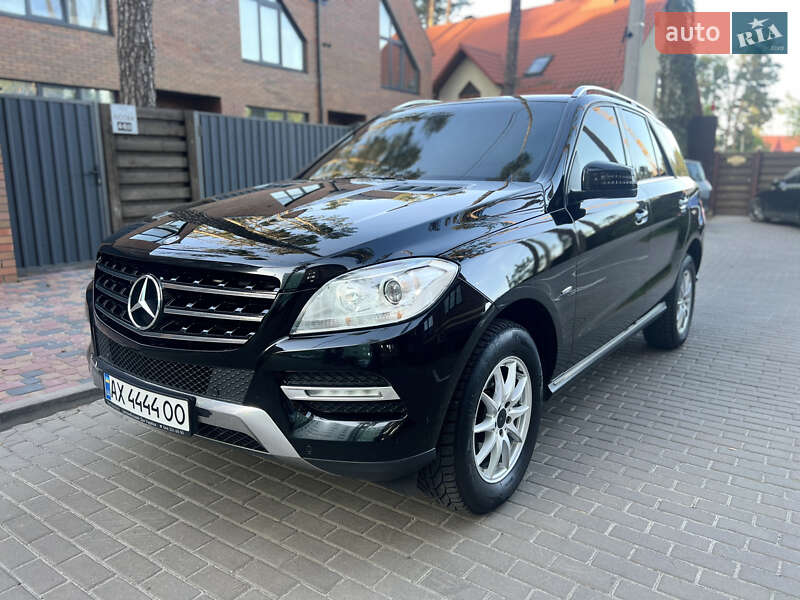 Внедорожник / Кроссовер Mercedes-Benz M-Class 2012 в Киеве