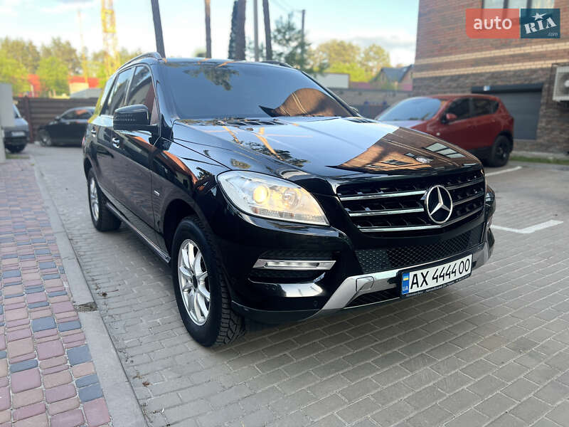 Внедорожник / Кроссовер Mercedes-Benz M-Class 2012 в Киеве