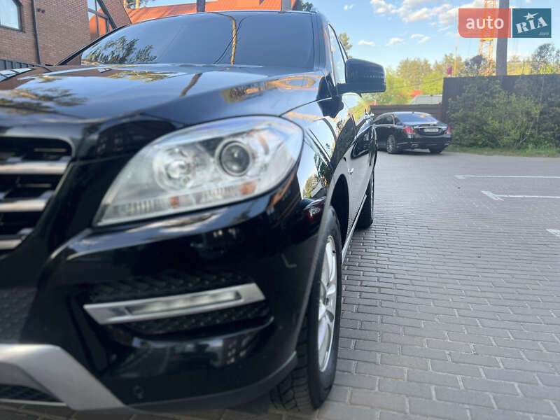 Внедорожник / Кроссовер Mercedes-Benz M-Class 2012 в Киеве