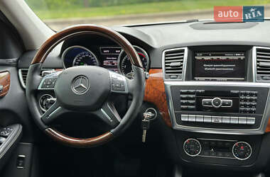 Внедорожник / Кроссовер Mercedes-Benz M-Class 2013 в 