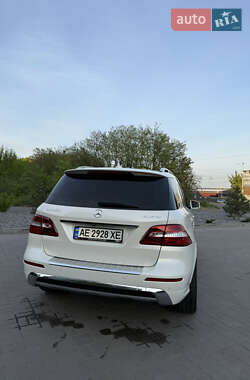 Внедорожник / Кроссовер Mercedes-Benz M-Class 2013 в 