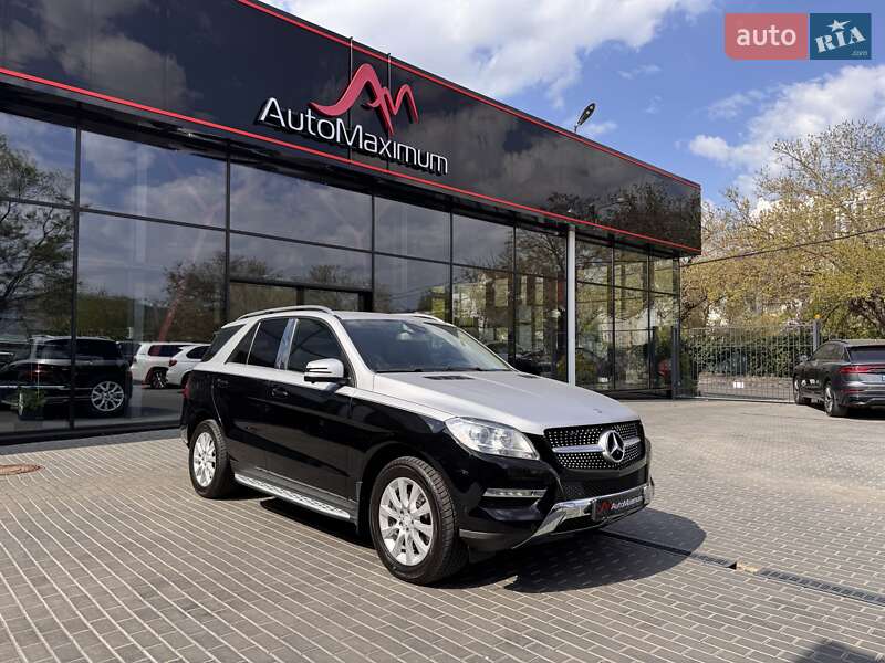 Позашляховик / Кросовер Mercedes-Benz M-Class 2013 в 
