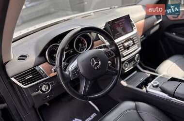 Позашляховик / Кросовер Mercedes-Benz M-Class 2013 в 
