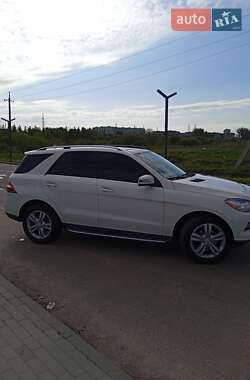 Внедорожник / Кроссовер Mercedes-Benz M-Class 2011 в 