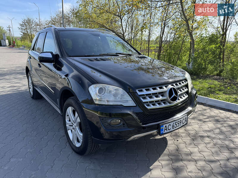 Внедорожник / Кроссовер Mercedes-Benz M-Class 2010 в 