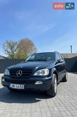 Внедорожник / Кроссовер Mercedes-Benz M-Class 2002 в 