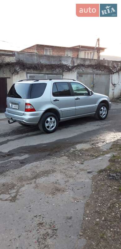 Внедорожник / Кроссовер Mercedes-Benz M-Class 2004 в Черновцах