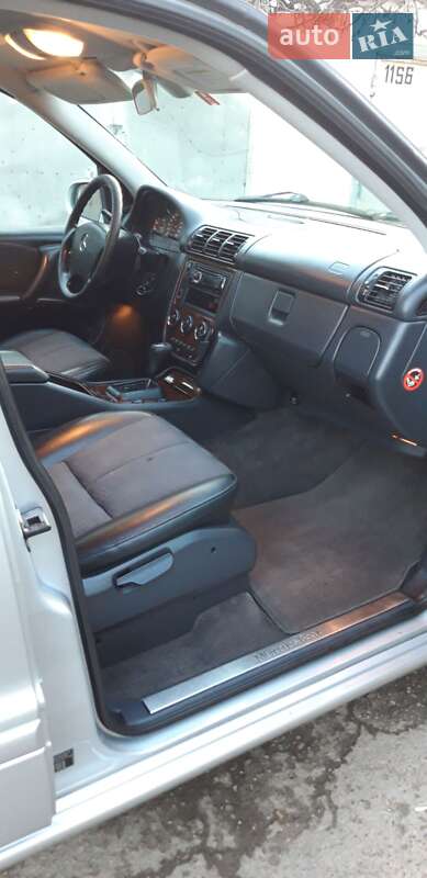 Внедорожник / Кроссовер Mercedes-Benz M-Class 2004 в Черновцах