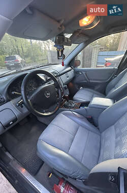 Внедорожник / Кроссовер Mercedes-Benz M-Class 2005 в 