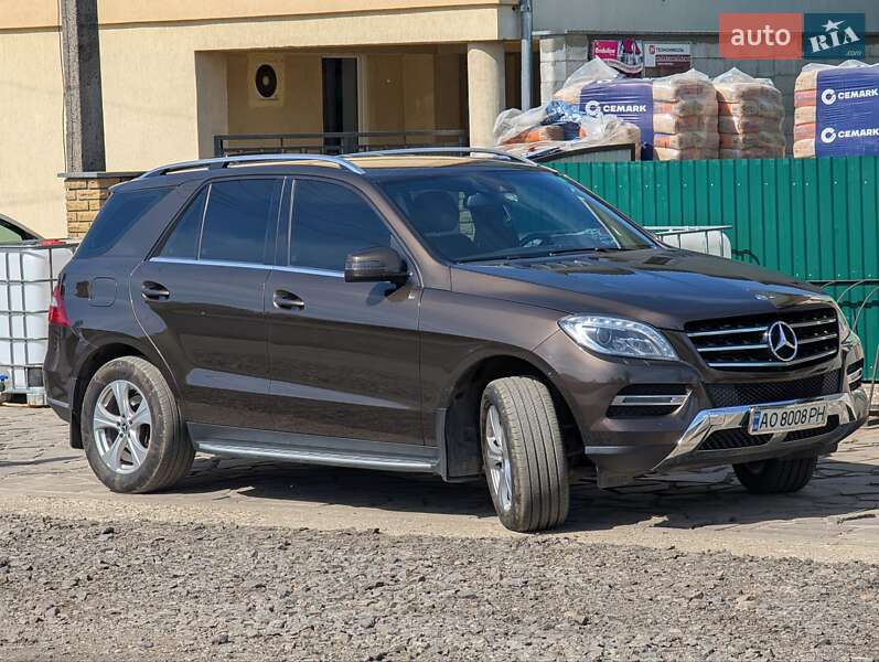 Позашляховик / Кросовер Mercedes-Benz M-Class 2013 в Сваляві