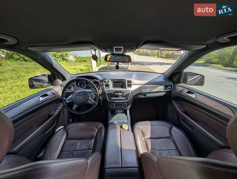 Позашляховик / Кросовер Mercedes-Benz M-Class 2013 в Сваляві