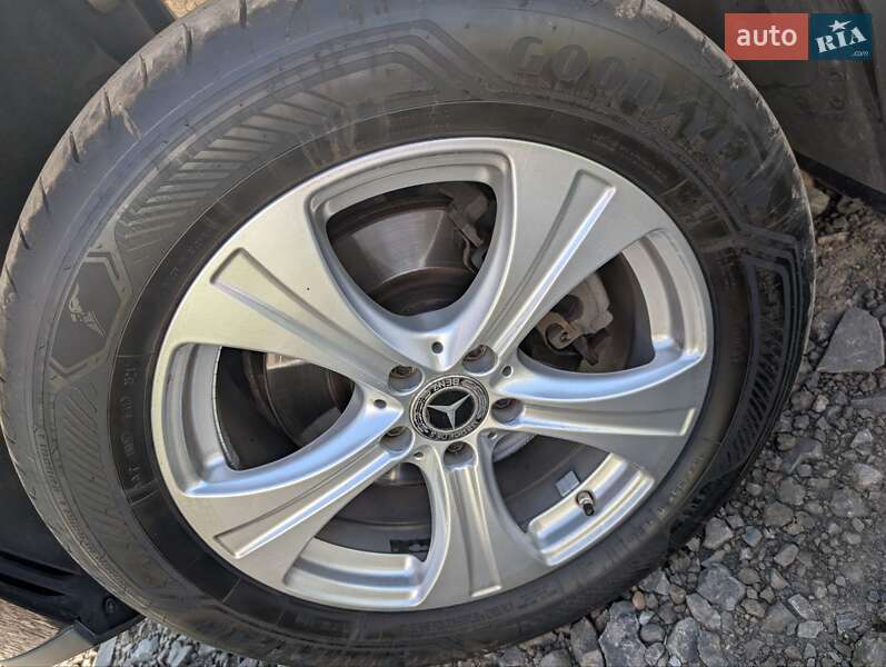 Позашляховик / Кросовер Mercedes-Benz M-Class 2013 в Сваляві