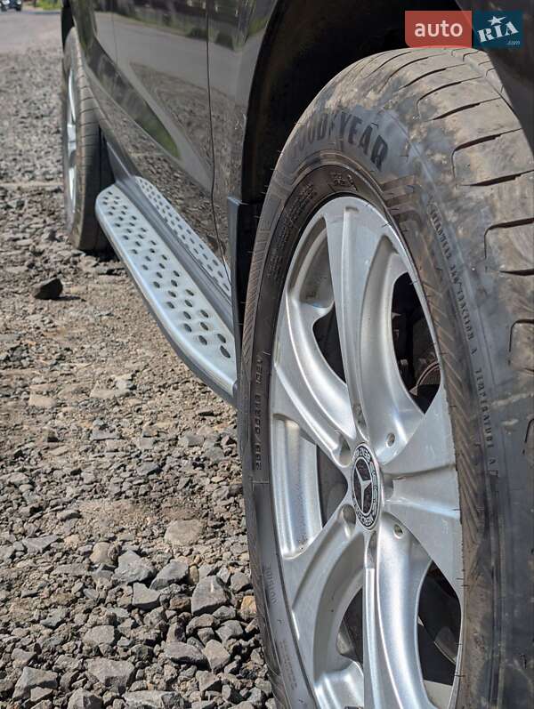 Позашляховик / Кросовер Mercedes-Benz M-Class 2013 в Сваляві
