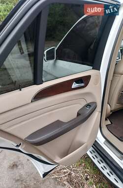 Внедорожник / Кроссовер Mercedes-Benz M-Class 2014 в 