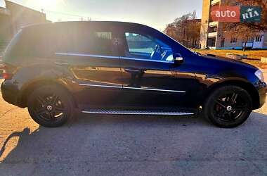 Внедорожник / Кроссовер Mercedes-Benz M-Class 2006 в 