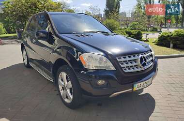 Позашляховик / Кросовер Mercedes-Benz M-Class 2009 в 