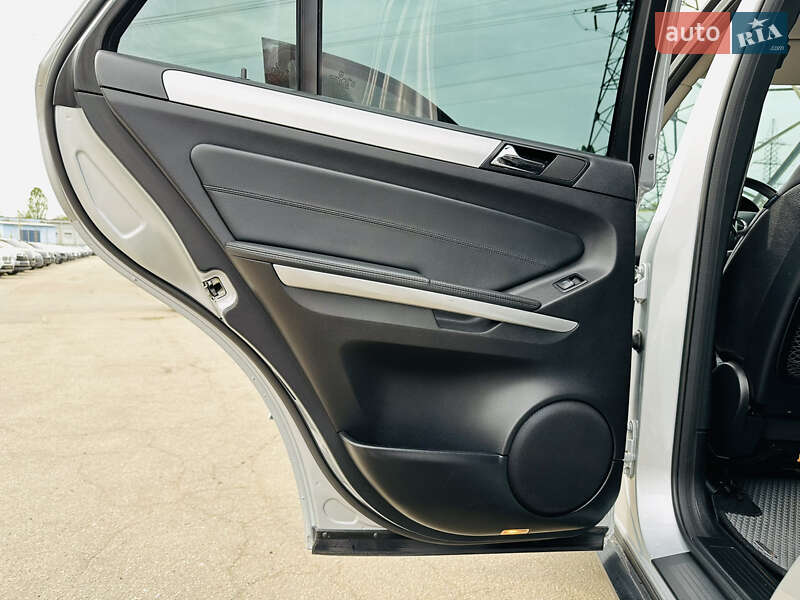 Внедорожник / Кроссовер Mercedes-Benz M-Class 2011 в Харькове