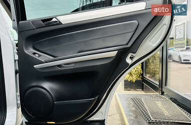 Позашляховик / Кросовер Mercedes-Benz M-Class 2011 в 