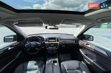 Позашляховик / Кросовер Mercedes-Benz M-Class 2011 в 